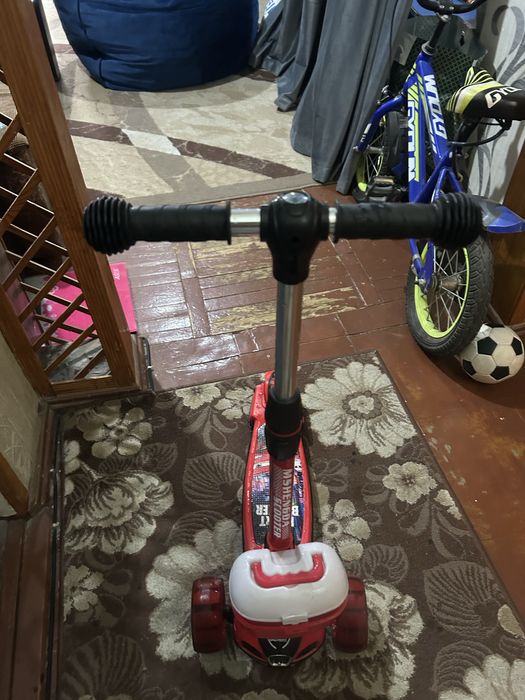 Продам детский самокат в идеальном состоянии