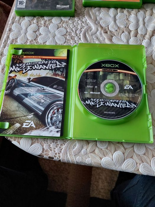 Xbox classic,Два контролера,6-видео игри