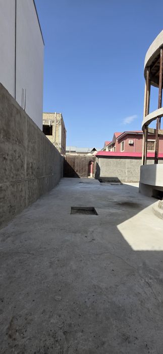 Бухоро Шахар марказида янги участка 4 соток 3 кават +подавали билан