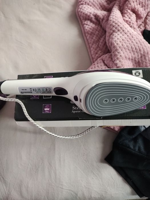 Vând fier de călcat