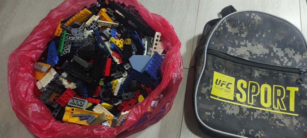 Конструктор мелкий Лего. Рюкзачок в подарок