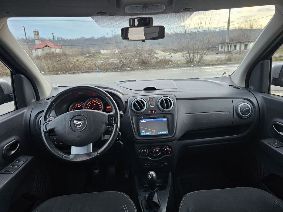 Dacia Lodgy Stepway - 7 locuri - 2016