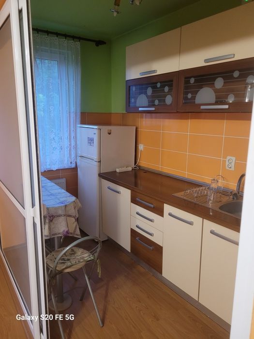 Apartament de inchiriat cu  3 camere etaj 4 ,LIFT  pe strada munteniei