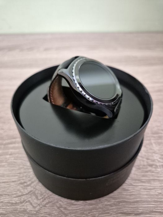 Продам умные часы Samsung Gear S2 Classic