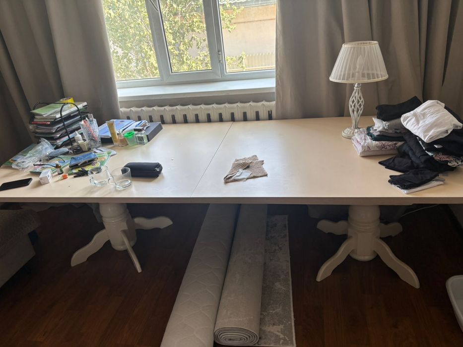 Продам стол для гостиной