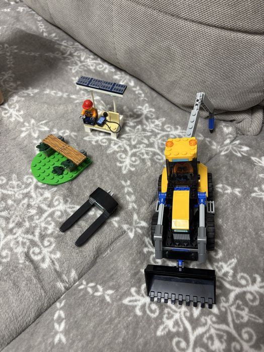 LEGO® City - Excavator de constructii 60385, 148 piese 60 lei