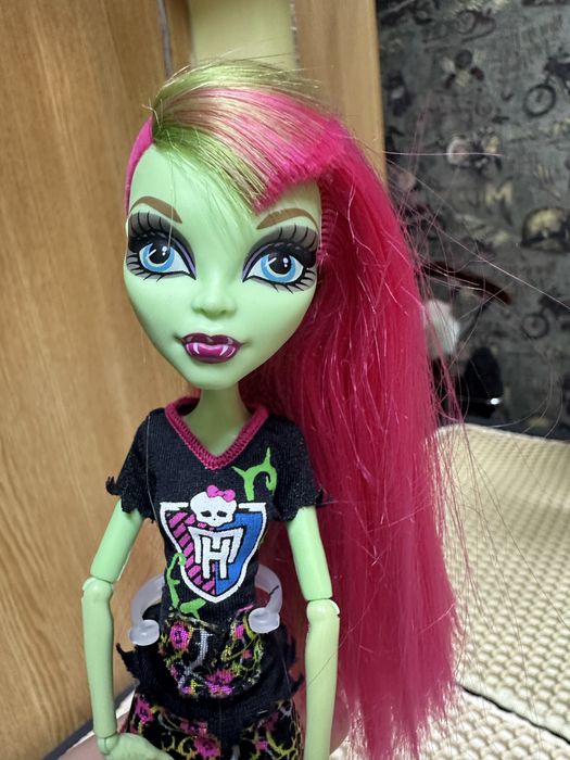 Пролам куклу монстр хай!