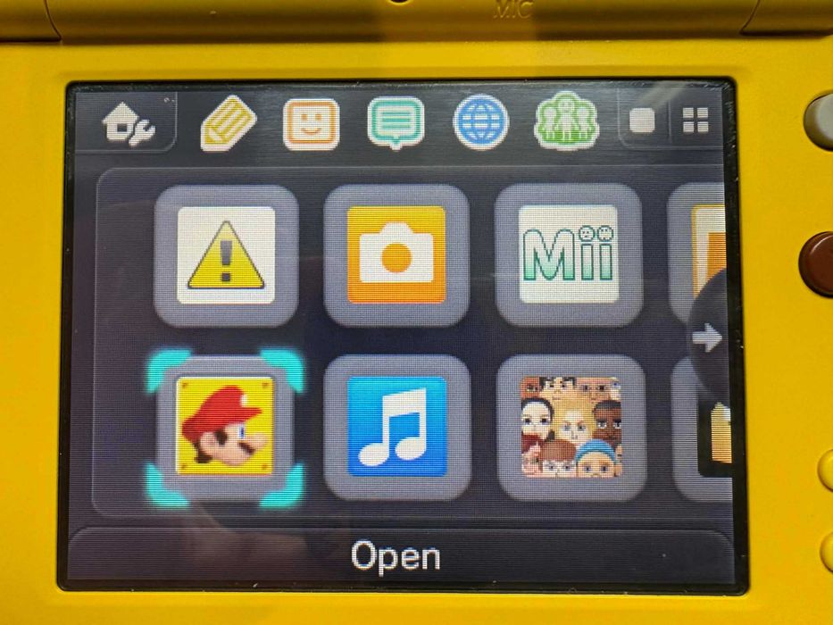 Nintendo 2DS XL - Pikachu Edition + Игри