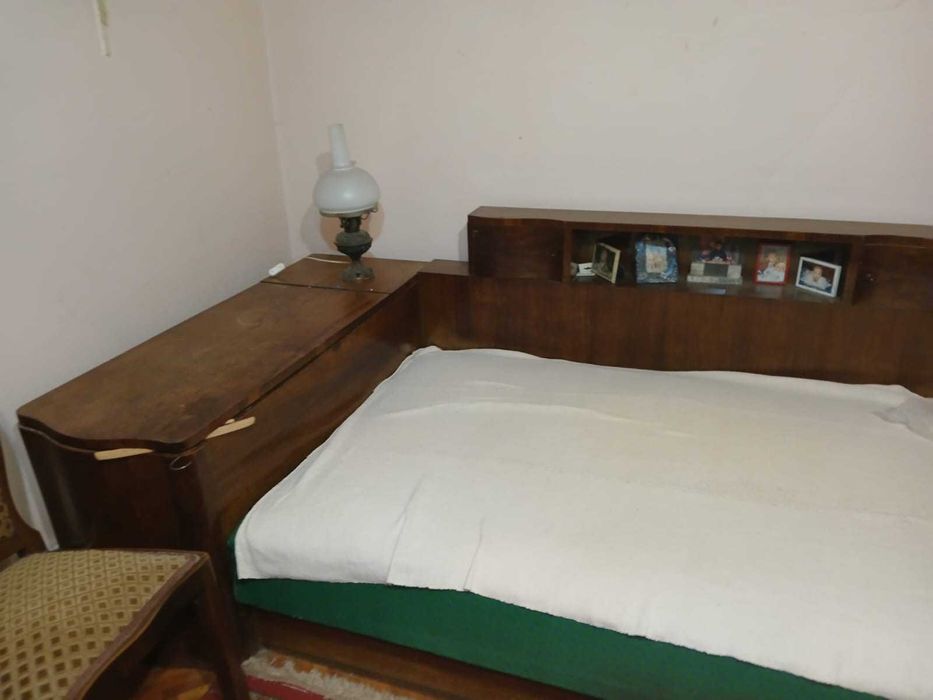 Set mobila veche din lemn masiv