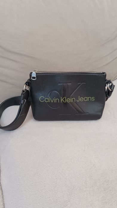 Оригинална чанта Calvin Klein