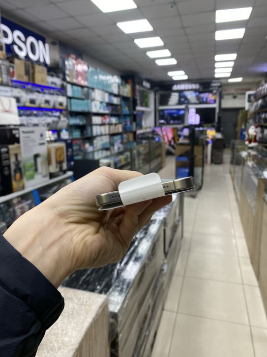 Iphone 15 pro max natural