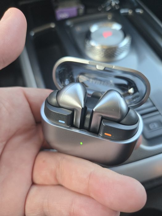 Продам наушник Buds3 Pro