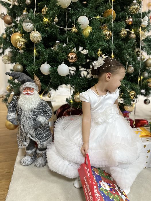 Белое платье пышное