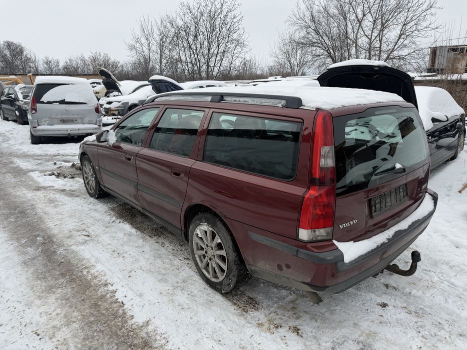 Волво в70 2.5 дизел 2000Г само на части