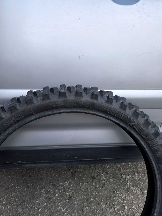 Кросова гума metzeler 90/90/21