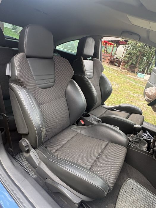 Dezmembrez Opel Astra H GTC