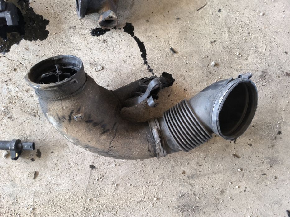 Въздуховод Бмв е60 е61 520д 177кс n47 bmw e60 e61