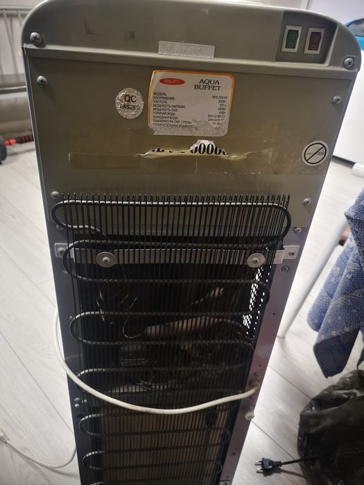 Кулер для воды всё работает