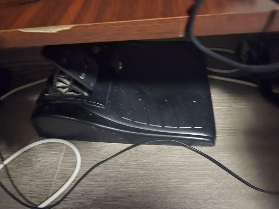 Vand volan cu pedale si schimbator Loghitech Driving force Gt