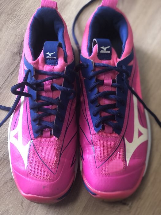 Дамски розови/ цикламени маратонки Mizuno 38 номер