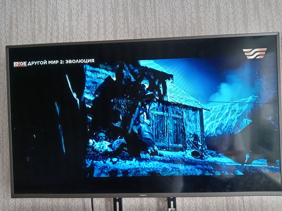 Продам телевизор с тюнером.