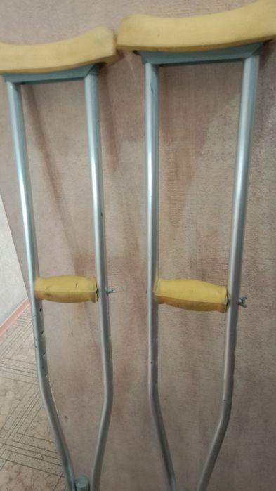 Костыли подмышечные продам