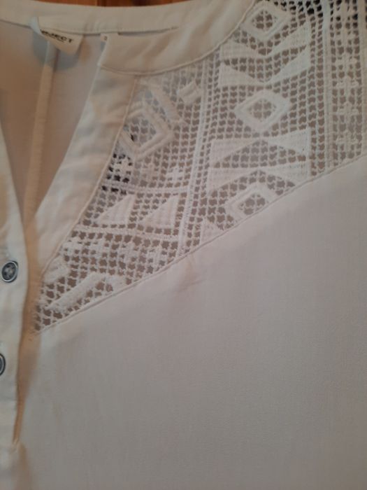 Bluza elegantă cu dantela mărimea 48-50(38 pe eticheta)