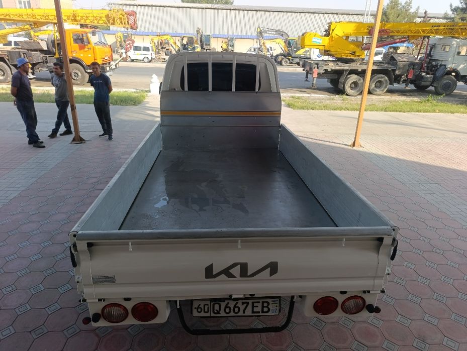 Kia bongo 2014  sotiladi