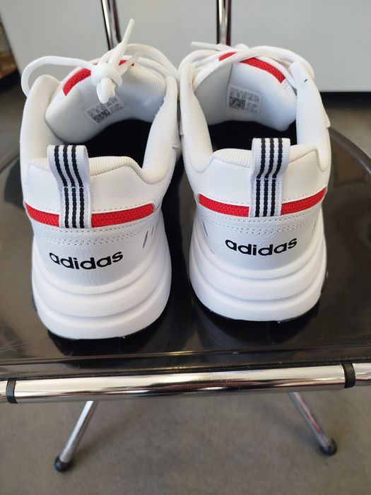 Оригинални Adidas №44 2/3 – като нови, с гаранция и касов бон