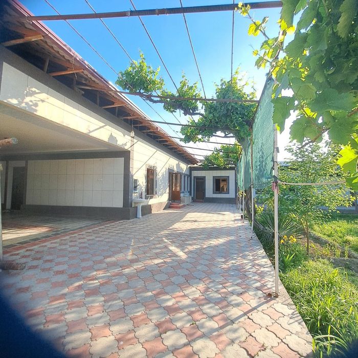 Xovli sotiladi eski shahar