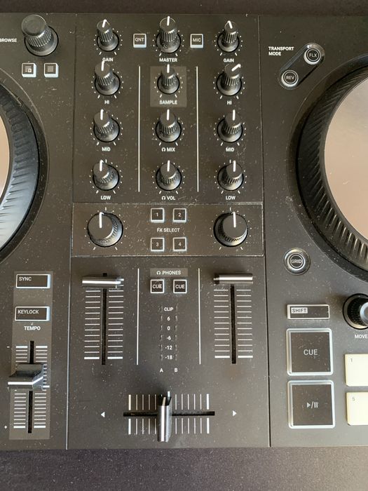 Пулт Native Instruments Traktor Kontrol S2