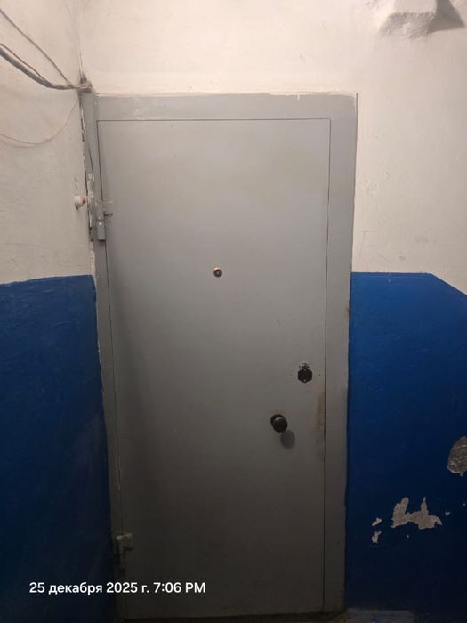 Продам железную дверь