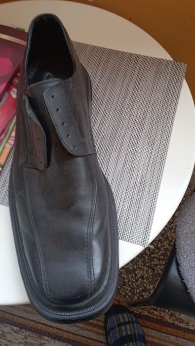 Продавам обувки 47 номер и кубинки 48 номер.Състояние : нови.