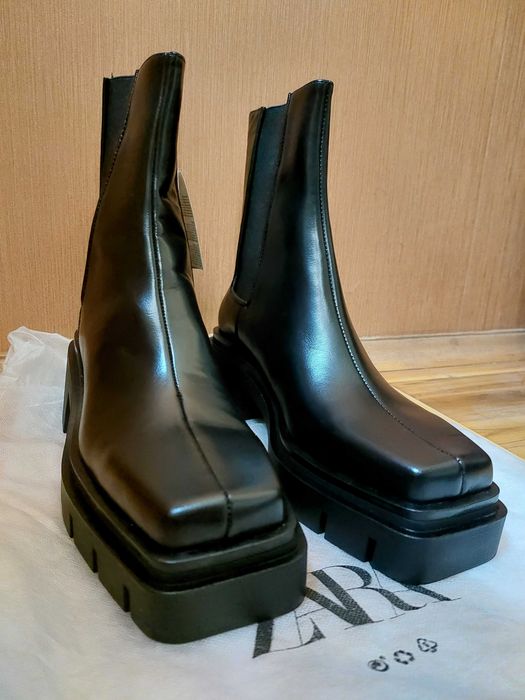 Дамски кожени боти
