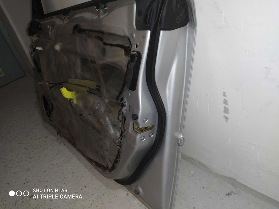 Врати и калник Легаси 2005г.