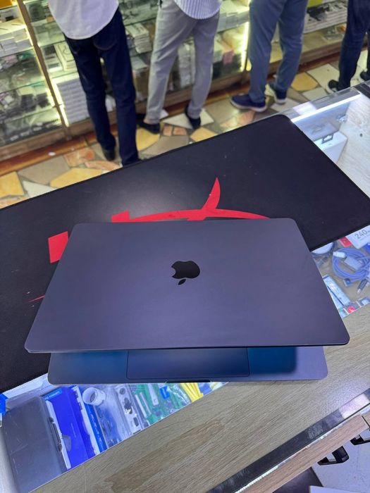 MacBook Air M3 15inch 8/256