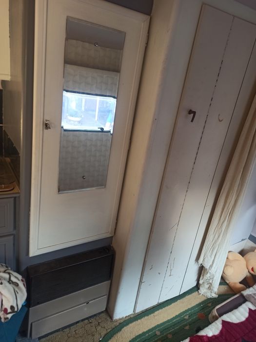 Vând rulotă sau schimb cu remorcă cort