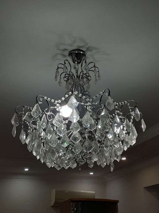 Люстра с камнями