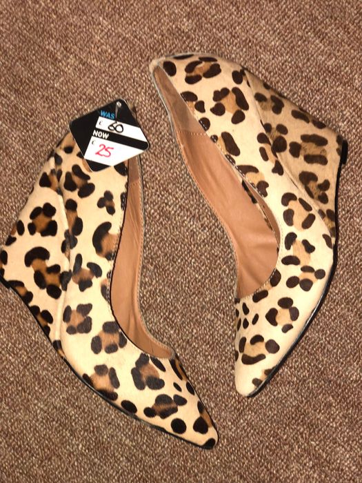 Нови обувки с косъм