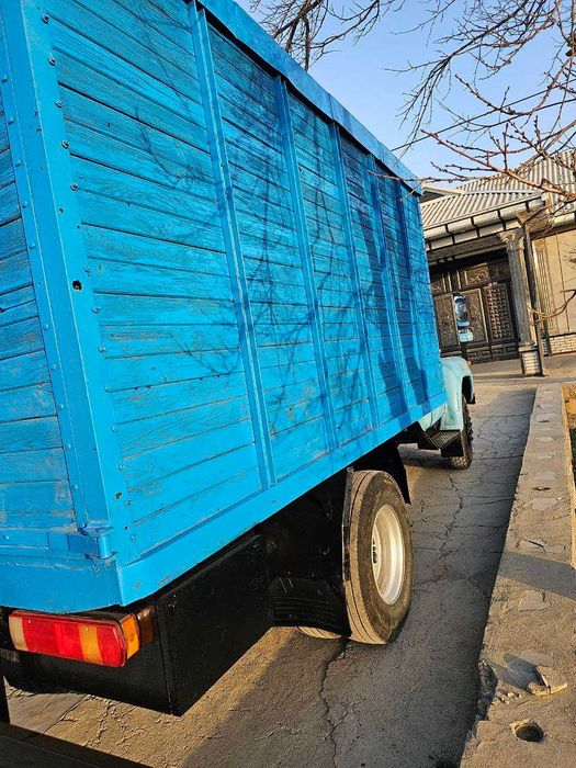 Srochna ZIL sotiladi yil 1986