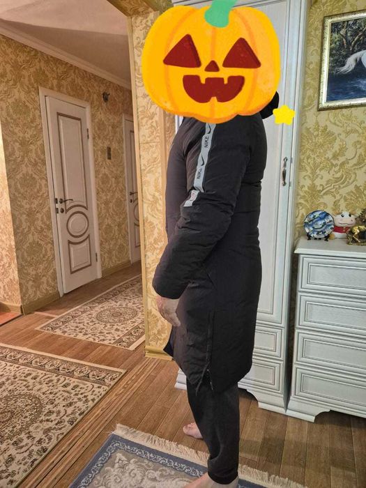 Продам зимние куртки