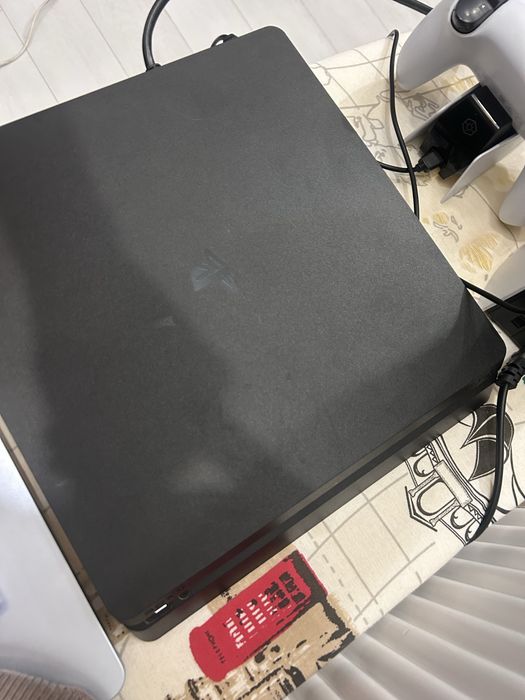 Ps 4 slim 1TB + 2 dualshock + 36игр