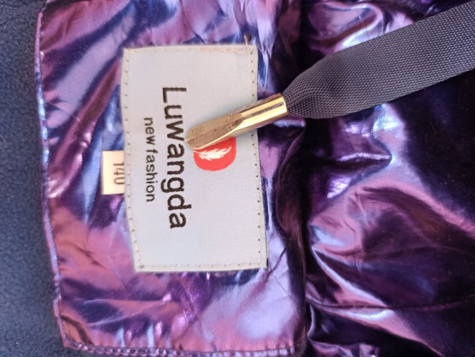 Теплая куртка для девочки на рост 140