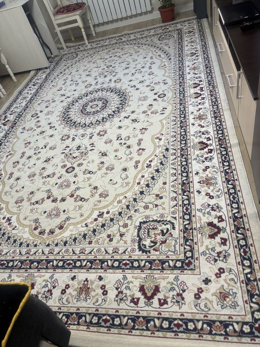 Продается ковер 2,5*4 м