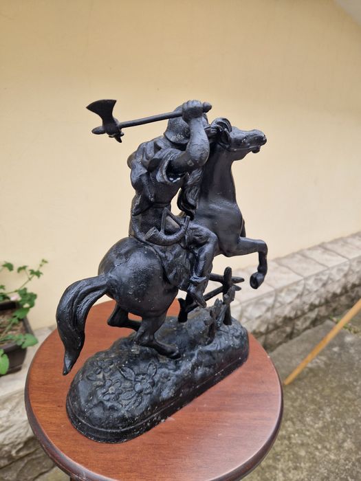 Страхотна антикварна английска метална фигура статуетка