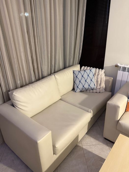 Два бежови дивана изкуствена кожа в перфектна кондиция