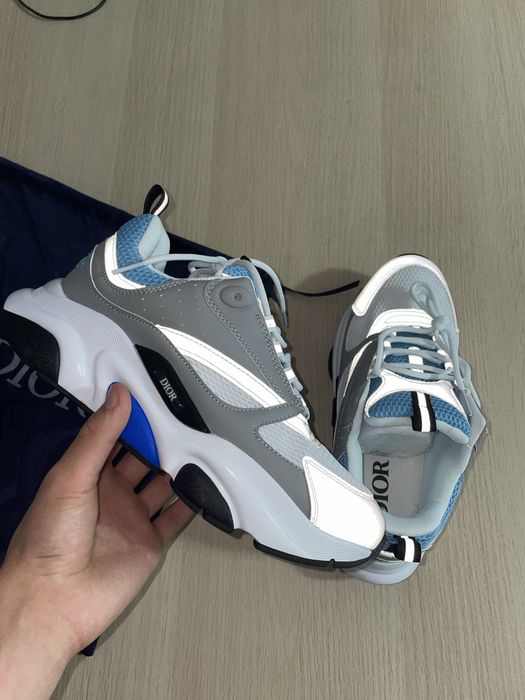 Dior B22 Baby Blue cu saculet