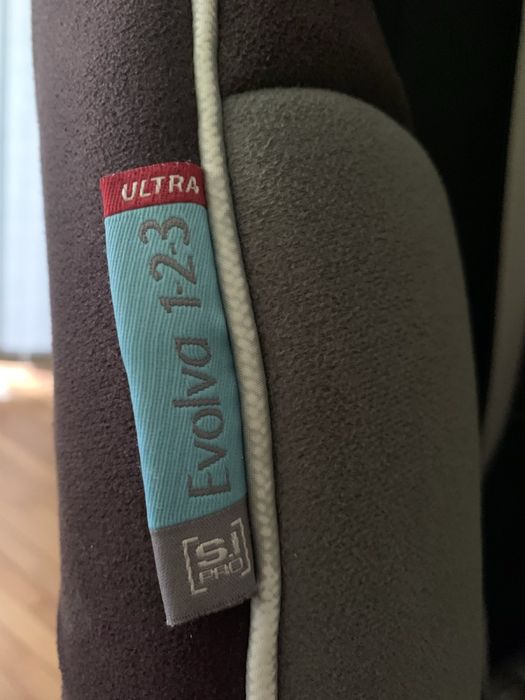 Продавам детско столче за кола Britax Evolva Ultra