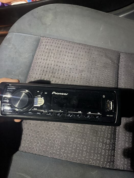 радио Pioneer MVH-230BT Bluetooth 4x50W USB