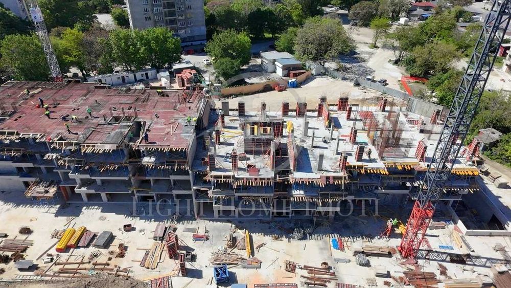 Продава се Двустаен апартамент в Пловдив, Гагарин - 71 кв.м за 1408 €/кв.м - Снимка #2